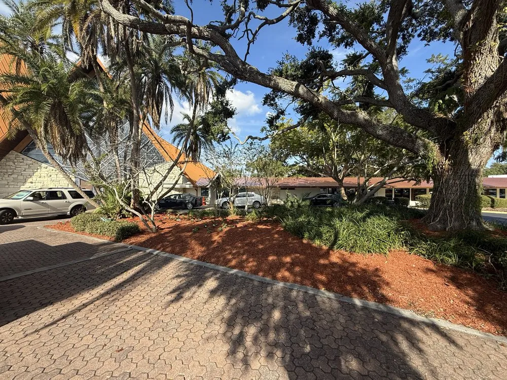 Top-rated garden landscaping experts serving Saint Petersburg, FL - Green Cut Lawn Care