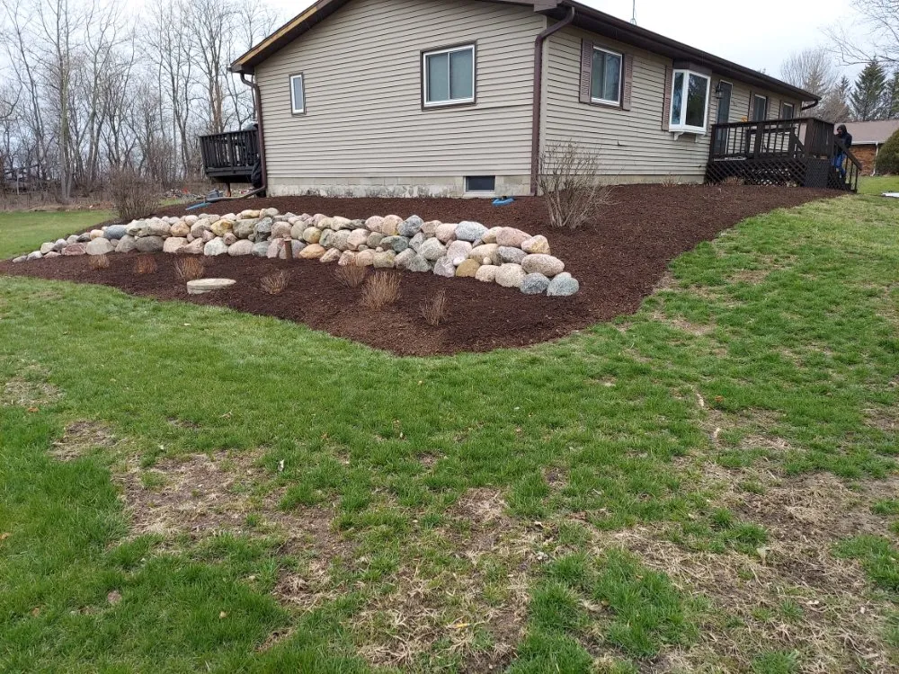 Local landscaping services experts serving Lake Geneva, WI - Green Cuts Landscaping