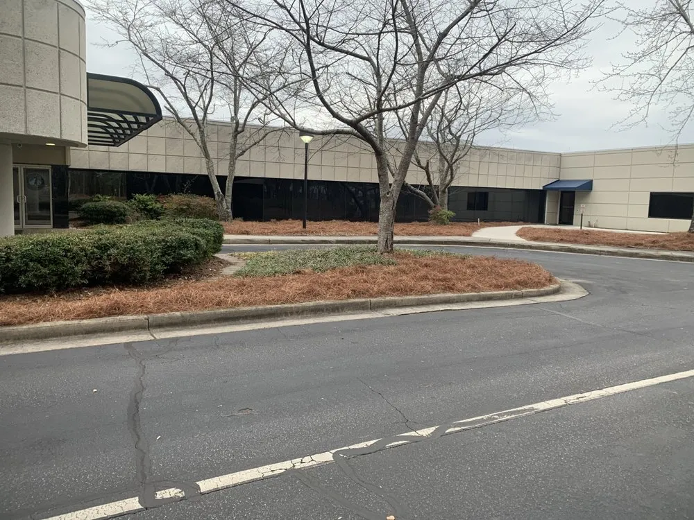 Local lawn mowing service experts serving Spring Hill, TN - Green Cutz Lawn Care