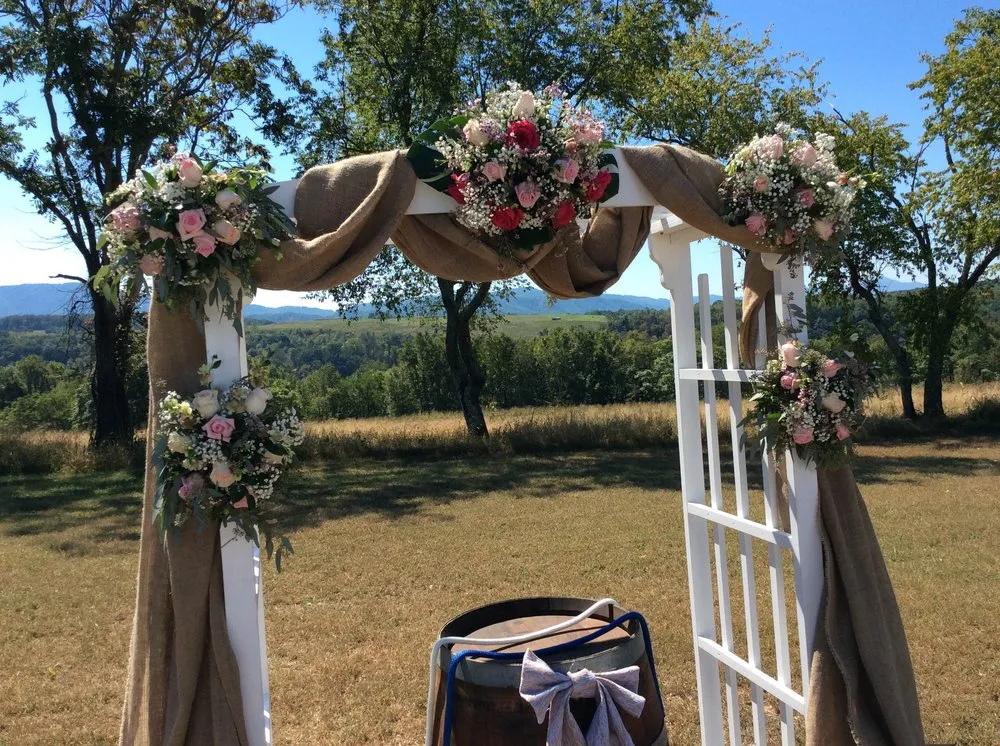 Top-rated lawn mowing service for beautiful yards across Roanoke, VA - Green Designs