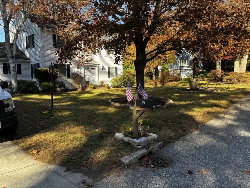 Expert lawn mowing service experts serving Central Falls, RI - Green Dream Landscaping & Services