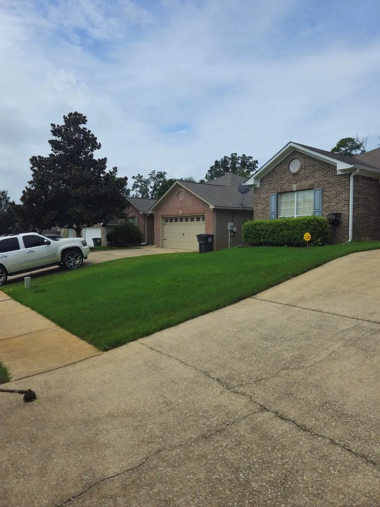 Expert lawn care service experts serving Birmingham, AL - Green Dreams Outdoors