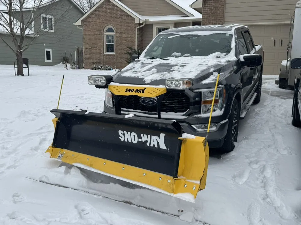 Top-rated yard cleanup service in Derby, KS by Green Dreamscapes