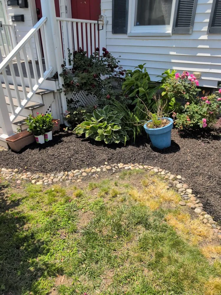 Custom lawn mowing service experts serving Dedham, MA - Green Duck Property Services