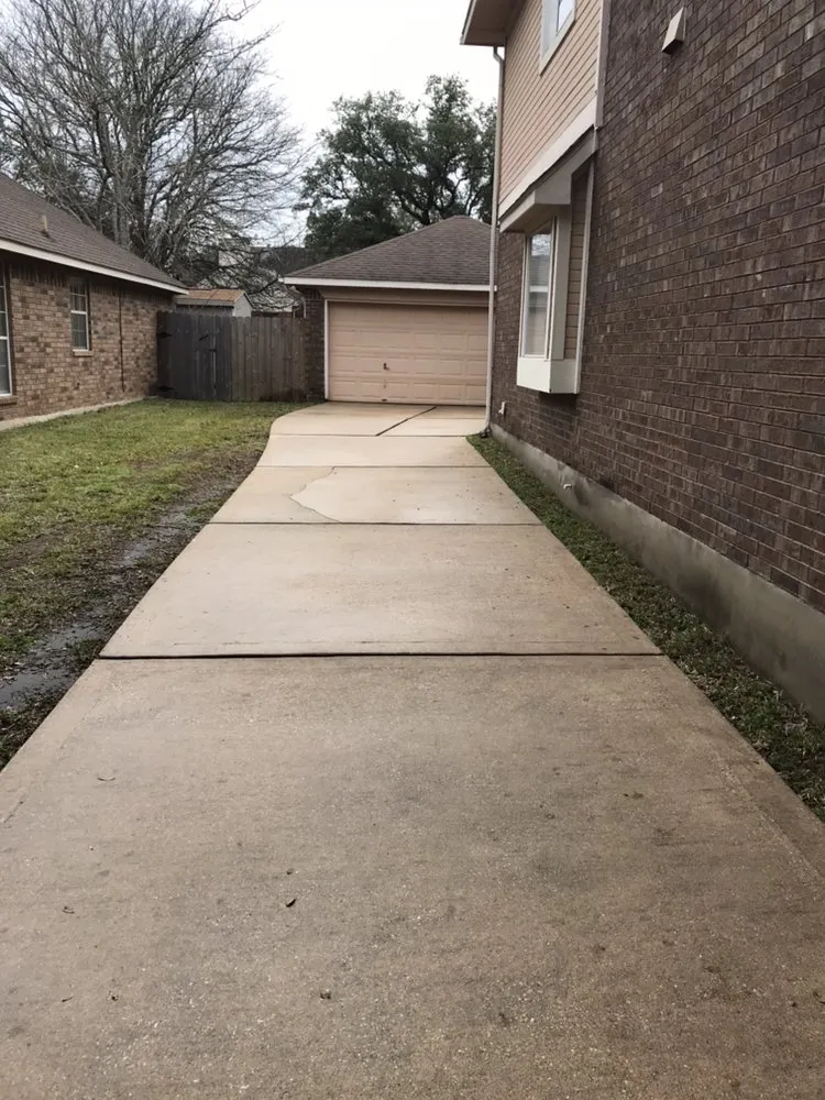 Affordable lawn mowing service in Austin, TX by Green Earth Conservation Lawns