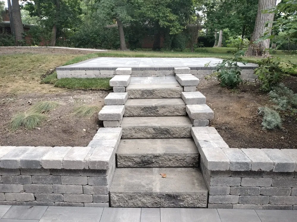 Trusted yard maintenance for homes in Round Lake Beach, IL by Green Earth Landscape & Hardscape