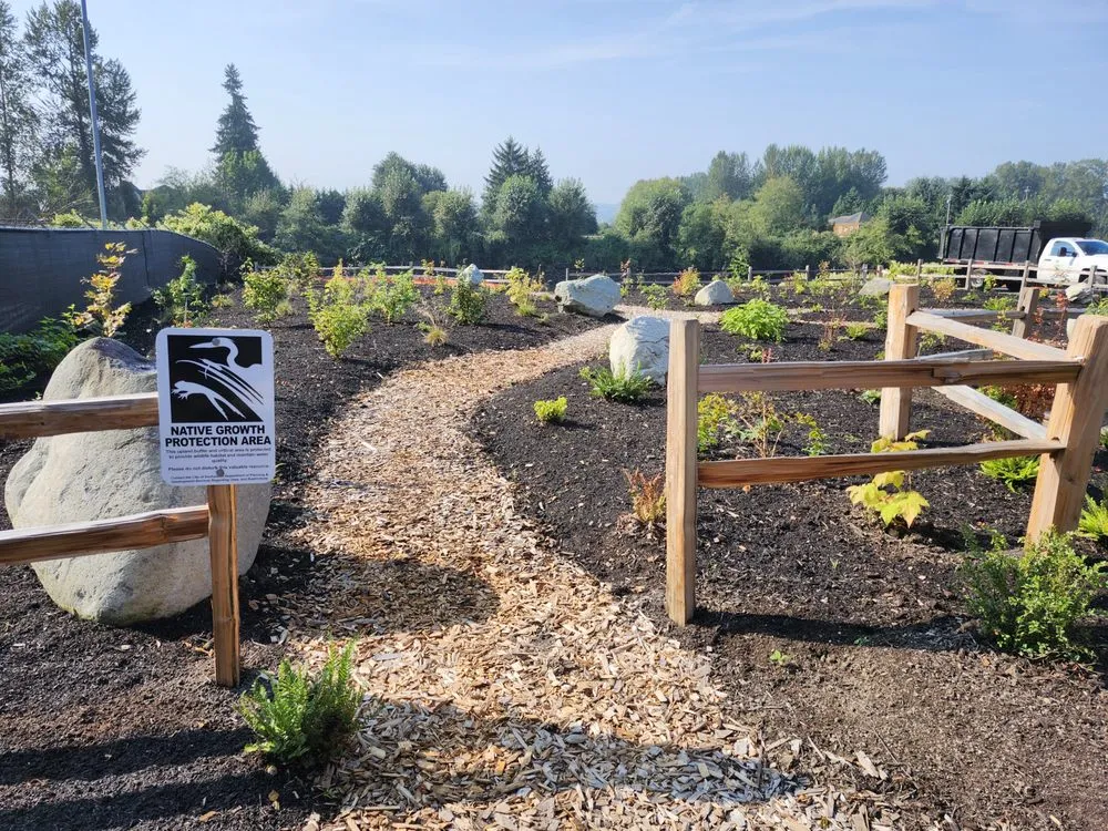 Custom garden landscaping experts serving Burlington, WA - Green Earth Landscapes