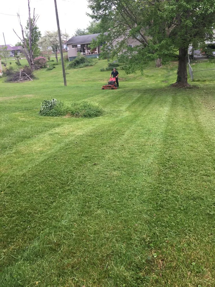 Trusted lawn mowing service experts serving Hurricane, WV - Green earth landscapes