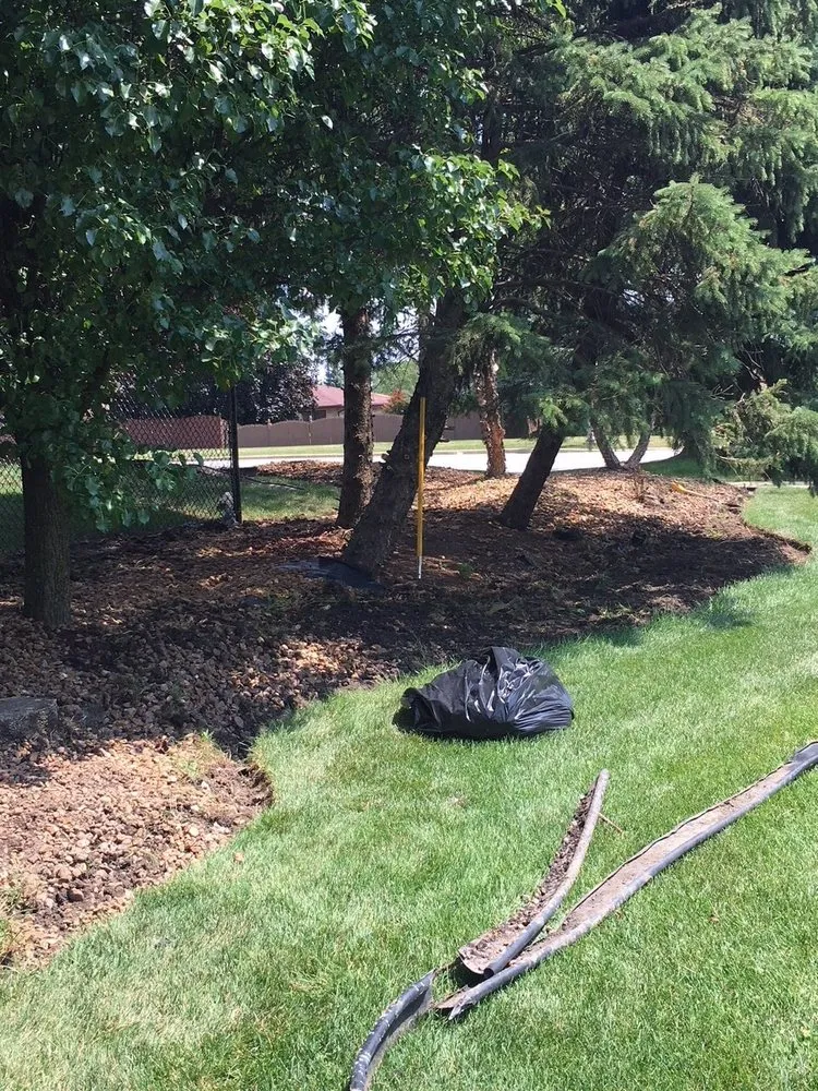 Professional yard maintenance in Romeoville, IL - Green Earth Landscaping & Snow Removal