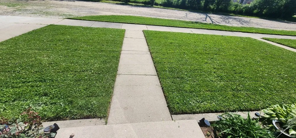 Local outdoor landscaping for homes in Garden City, MI by Green Earth Landscaping