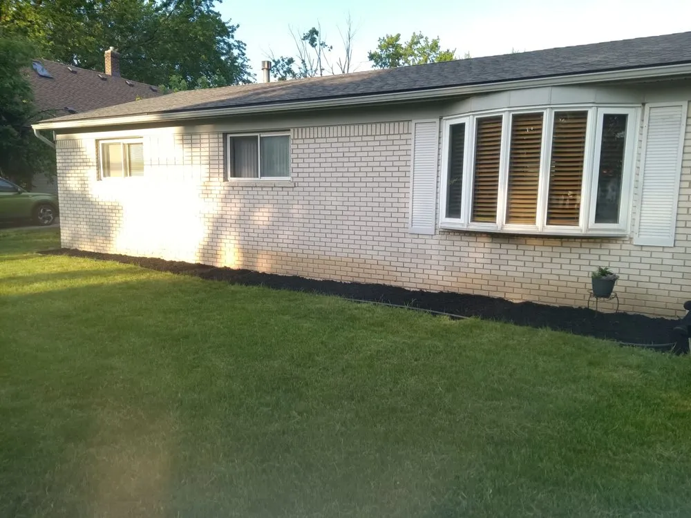 Custom yard cleanup service in Garden City, MI - Green Earth Landscaping