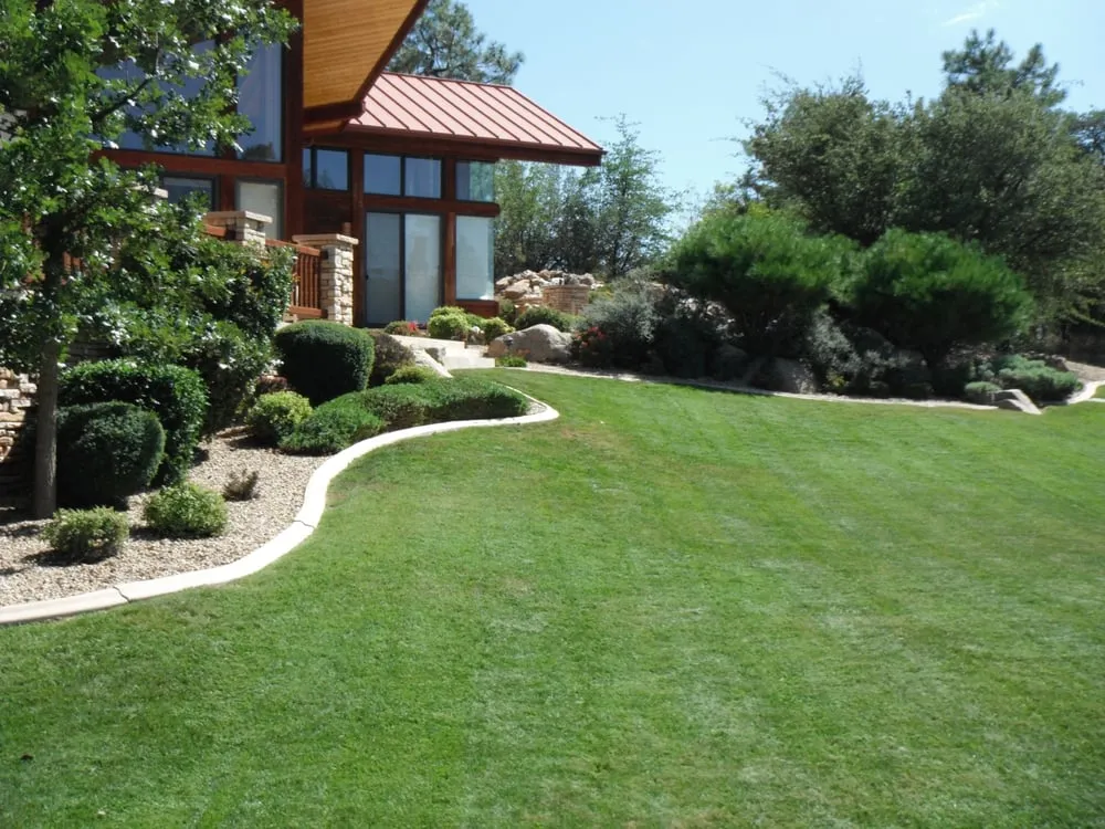Expert yard cleanup service experts serving Clay, NY - Green Earth Lawn & Landscape