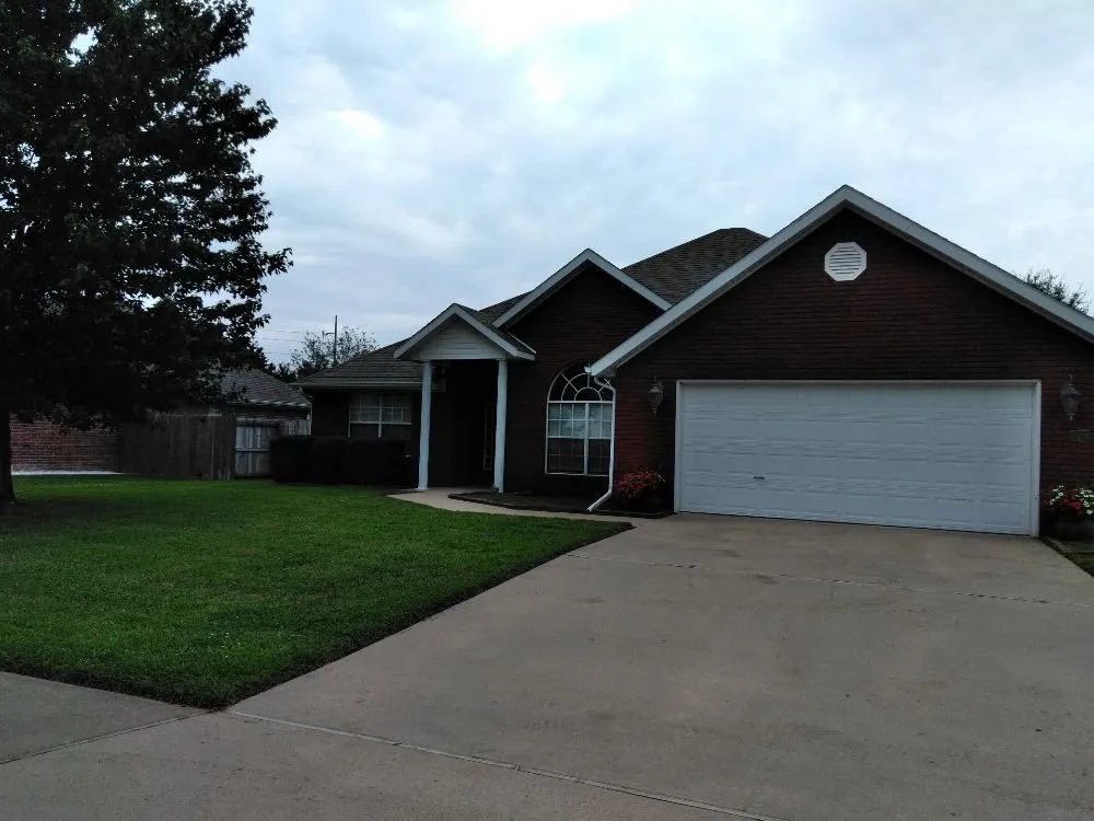 Custom residential landscaping in Springdale, AR - Green Earth Lawn and Landscaping