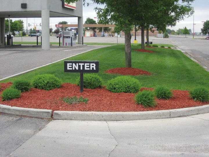 Custom lawn mowing service in Hutchinson, MN - Green Earth Lawn Care