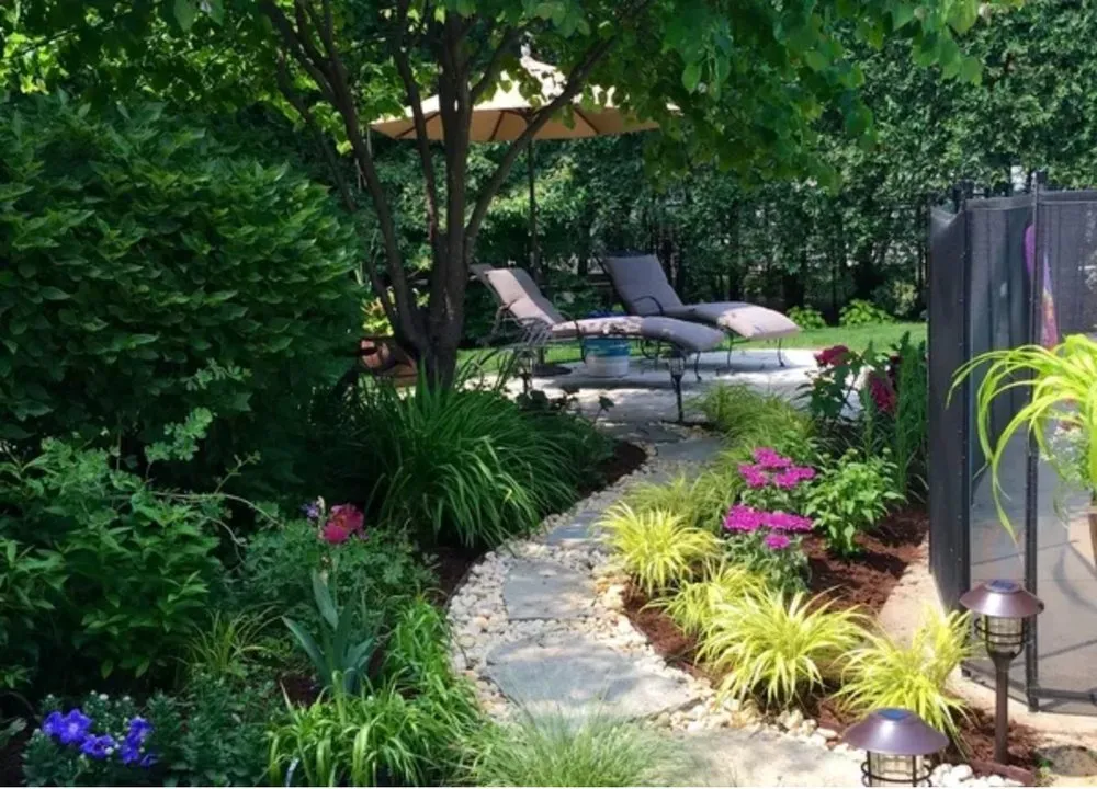 Local lawn care service for residential properties in Evanston, IL by Green Edens