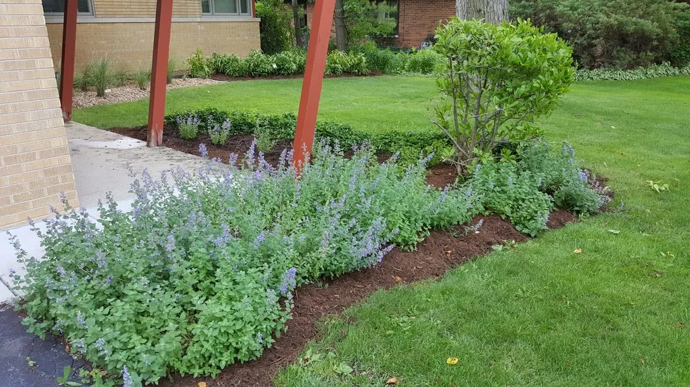 Reliable garden landscaping in Skokie, IL by Green Edge Landscapes