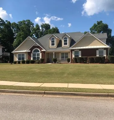 Green Edge Lawn Care Logo