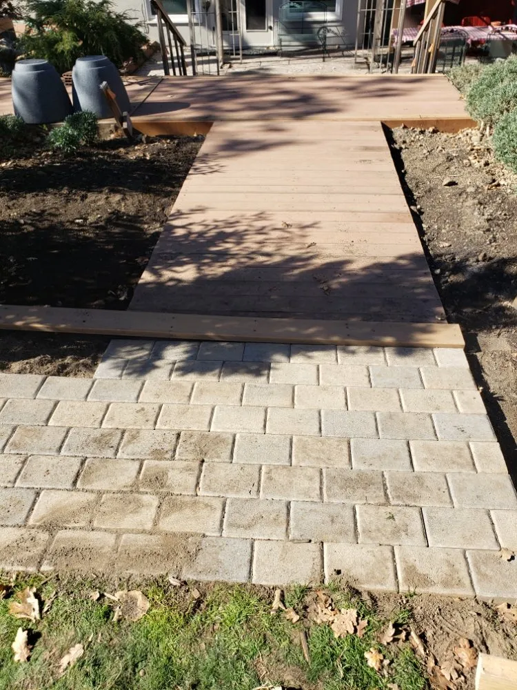 Top-rated lawn care service near you across Medford, OR - Green Empire Lawncare