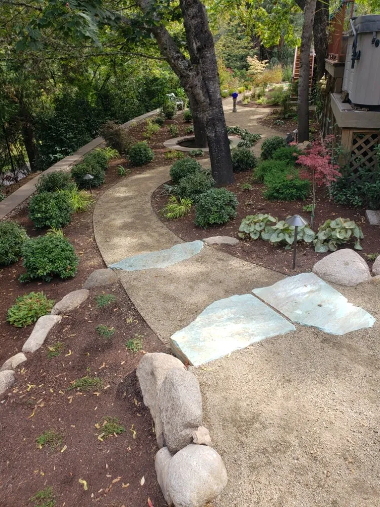 Reliable yard cleanup service in Medford, OR - Green Empire Lawncare