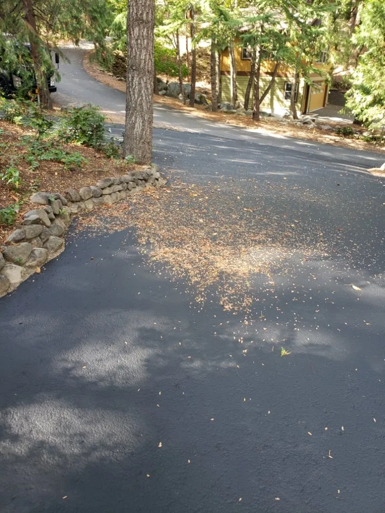 Professional lawn mowing service experts serving Medford, OR - Green Empire Lawncare