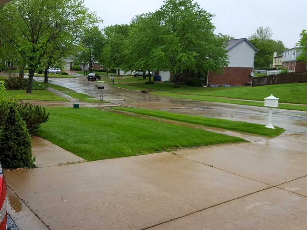 Reliable lawn mowing service in Maryland Heights, MO - Green Envy Lawn Care