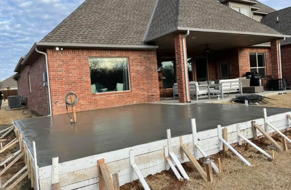 Professional lawn care service for beautiful yards in Tuttle, OK by Green Escape Oasis & Const