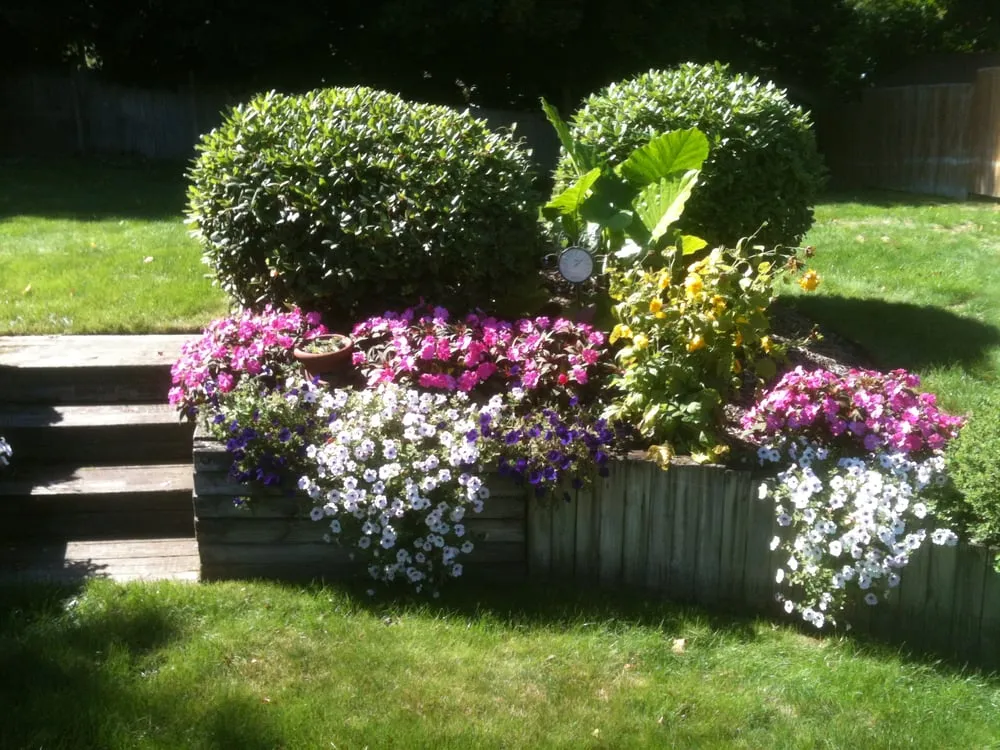 Custom yard maintenance experts serving Mantua, OH - Green Escapes