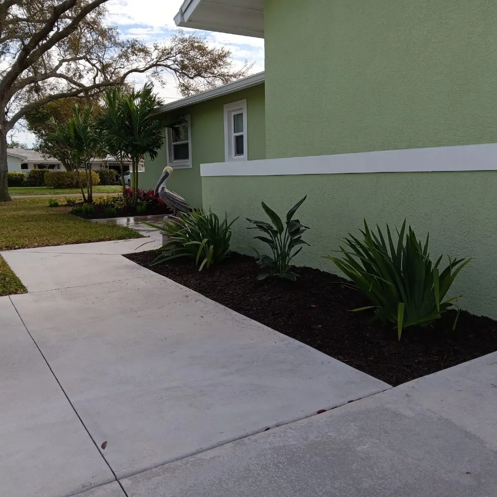 Custom outdoor landscaping experts serving St. Petersburg, FL - Green Fusion Landcare llc