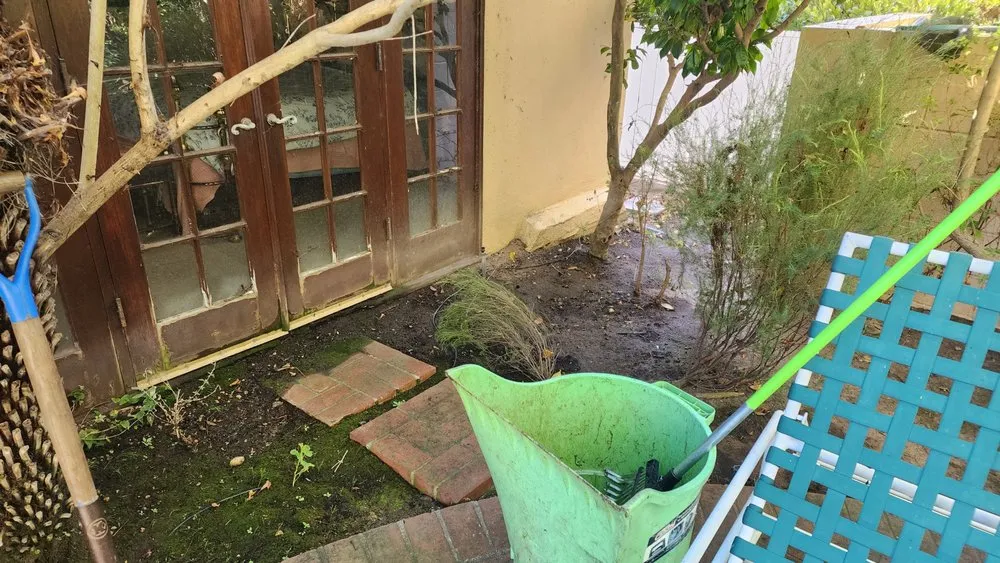 Local lawn mowing service for residential properties in Hawthorne, CA by Green Gainz Greenscapes