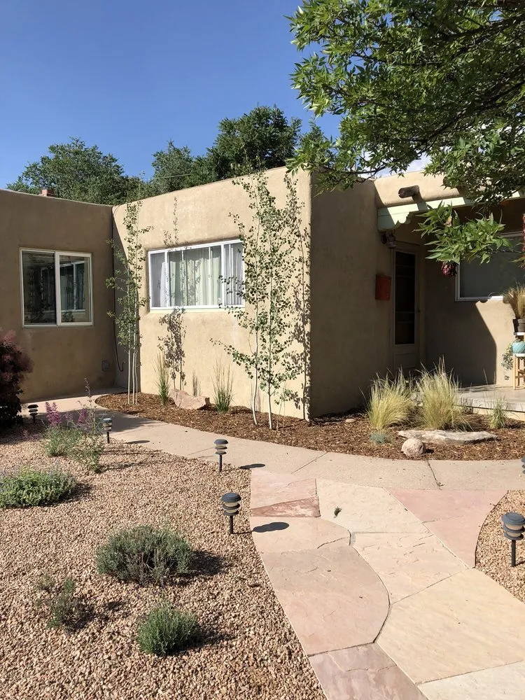 Professional lawn care service experts serving Santa Fe, NM - Green Garden And Handyman