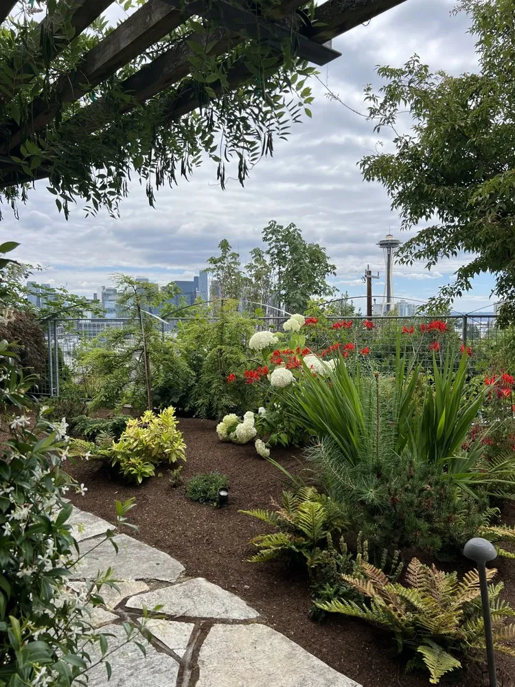 Expert garden landscaping for residential properties in Seattle, WA by Green Garden Landscaping