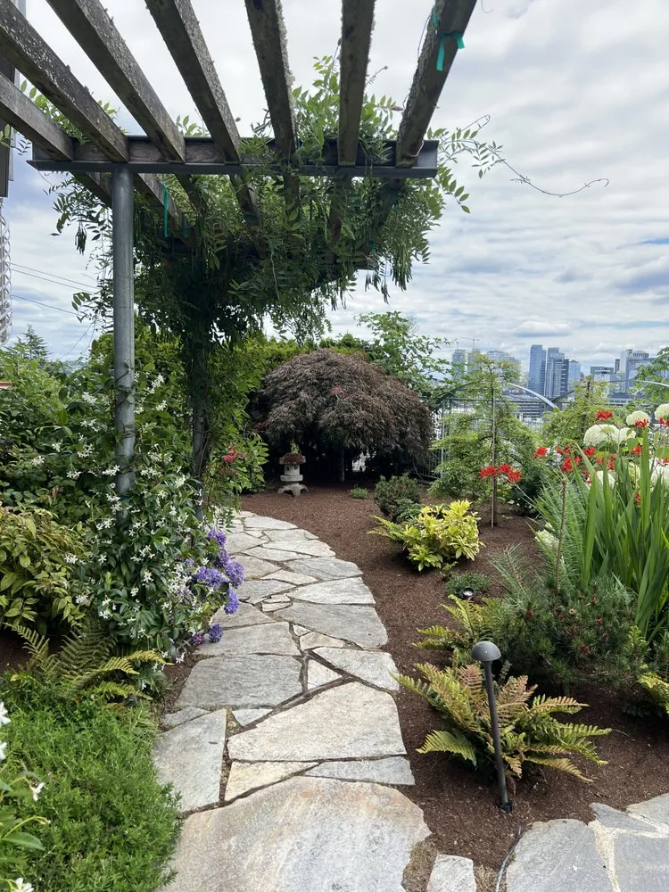 Top-rated landscape design for residential properties in Seattle, WA by Green Garden Landscaping
