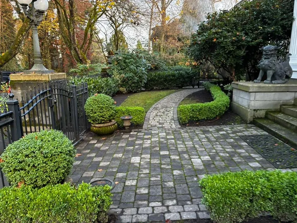 Custom lawn care service in Seattle, WA by Green Garden Landscaping