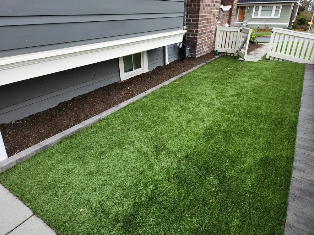 Affordable landscape design in Seattle, WA by Green Garden Landscaping