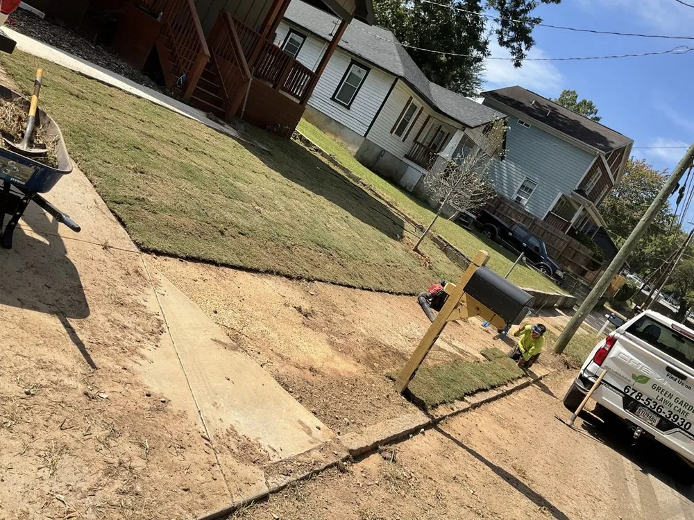 Expert yard cleanup service in Atlanta, GA - Green Garden Lawn & Landscape