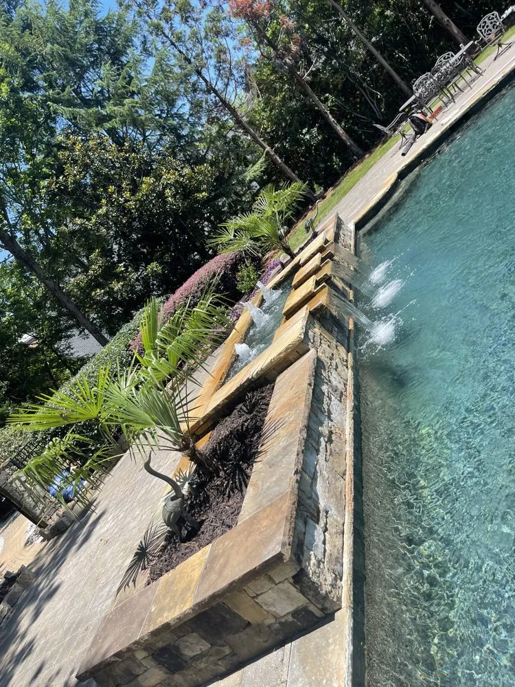 Expert lawn care service experts serving Atlanta, GA - Green Garden Lawn & Landscape