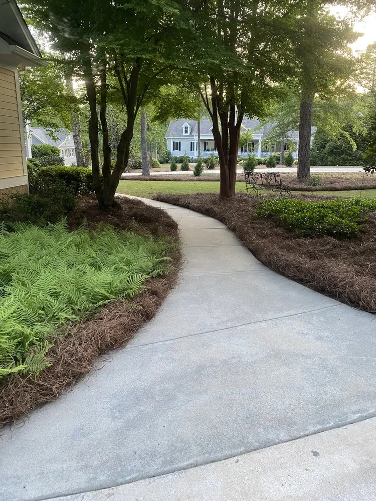 Affordable lawn mowing service experts serving Eatonton, GA - Green Gardens Lawn Service