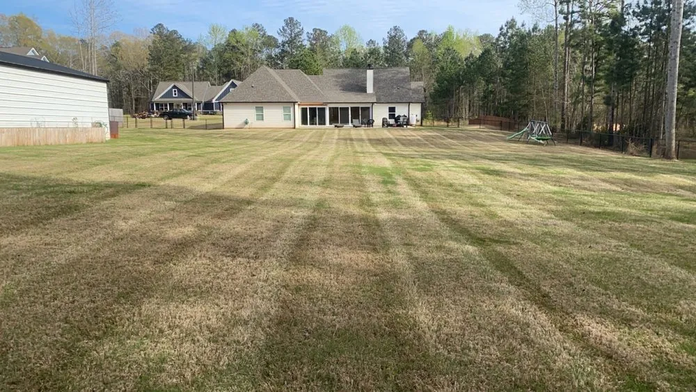 Top-rated lawn care service in Eatonton, GA - Green Gardens Lawn Service