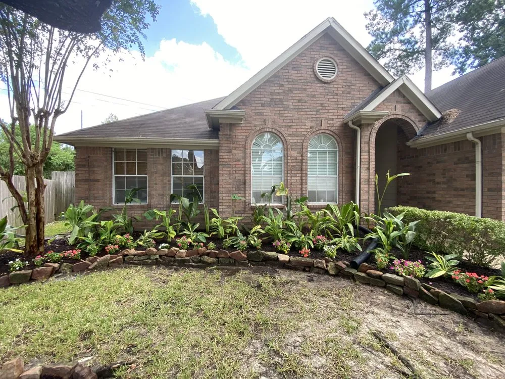 Custom yard cleanup service in Humble, TX by Green Goddess Landscaping