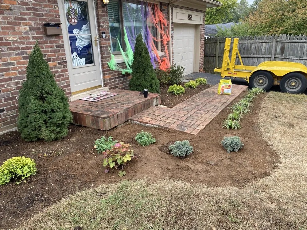 Professional yard maintenance experts serving Lexington, KY - Green Goes