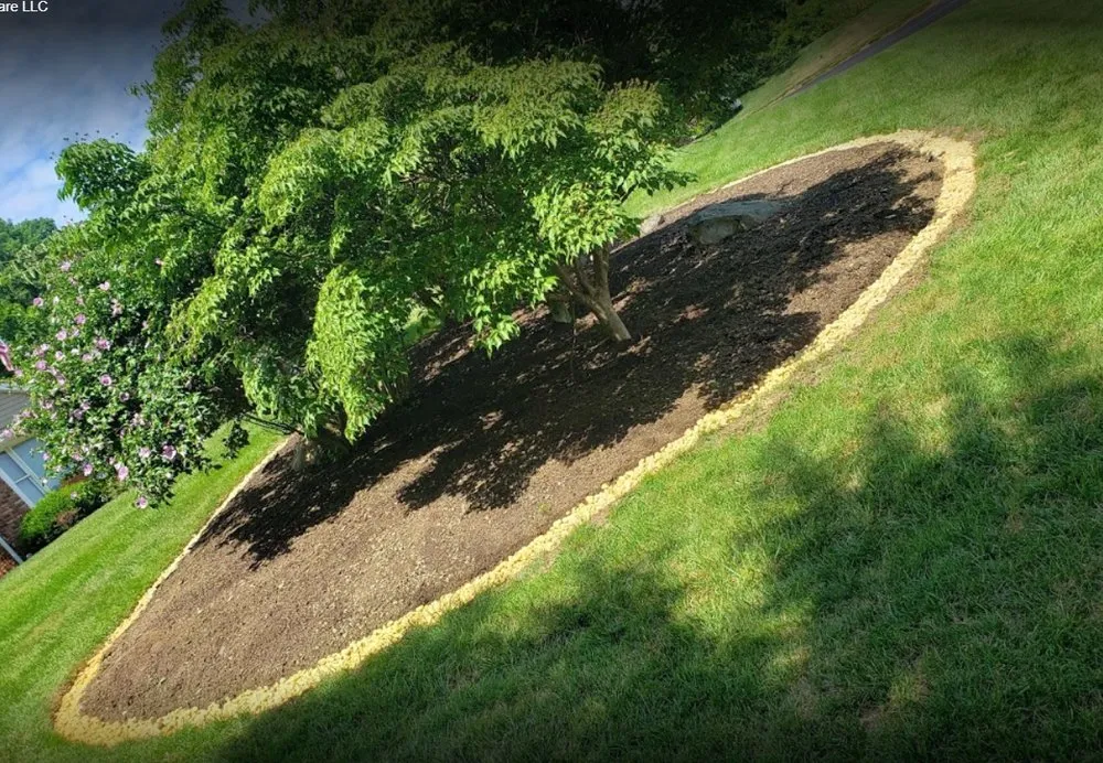 Affordable yard maintenance near you across Port St Lucie, FL - Green Gold Lawn Care