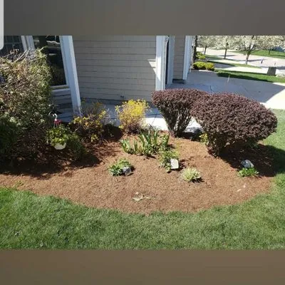 Green Gold Lawn Care Logo