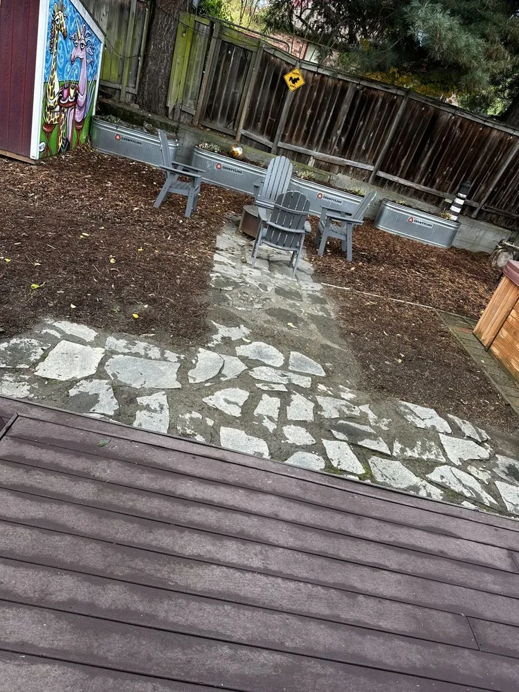 Professional outdoor landscaping in Federal Way, WA by Green Grass Crew