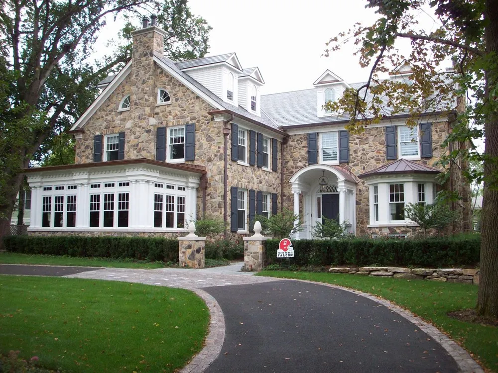 Custom yard maintenance in Downers Grove, IL - Green Grass