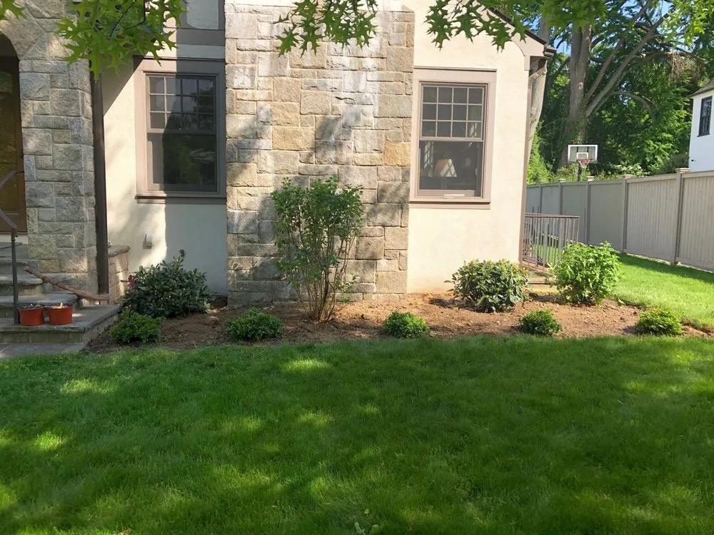 Reliable lawn care service experts serving Eastchester, NY - Green Grass Landscape & Design