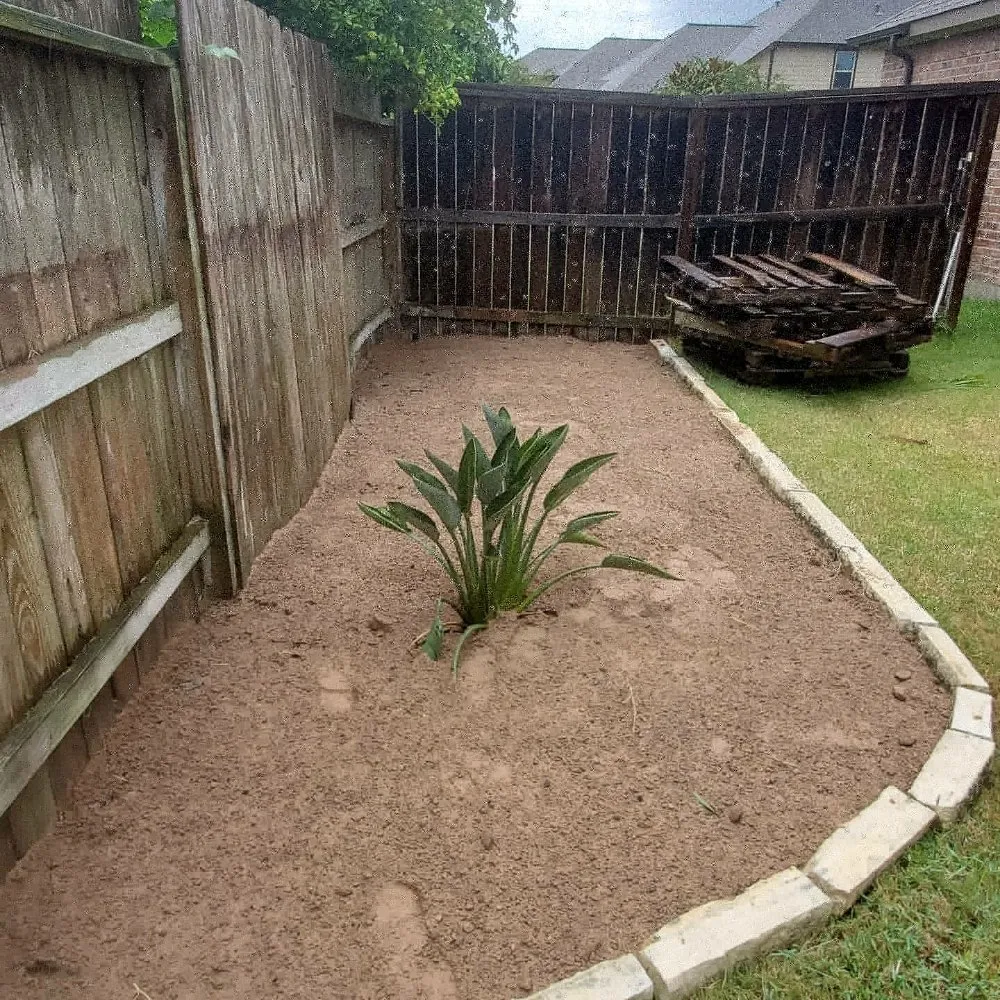 Expert lawn mowing service for homes in Katy, TX by Green Grass Lawn Care & Landscaping