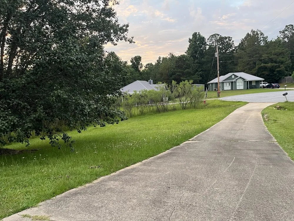 Trusted outdoor landscaping experts serving Columbus, GA - Green Grass Lawncare