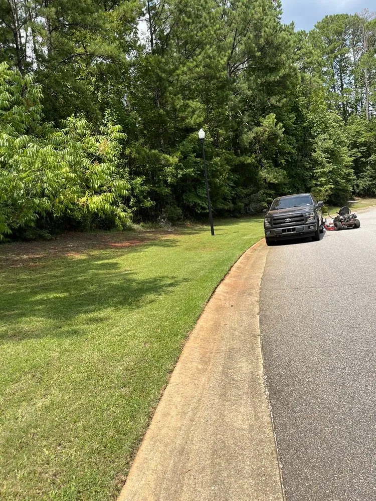 Reliable garden landscaping for residential properties in Columbus, GA by Green Grass Lawncare