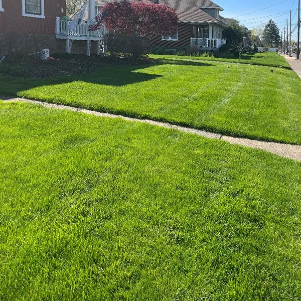 Professional yard maintenance experts serving Telford, PA - Green Grass Lawncare