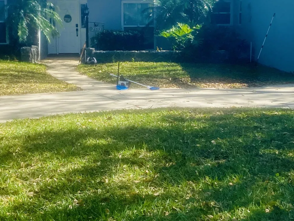 Professional lawn mowing service in Orlando, FL - Green Grass of Orlando